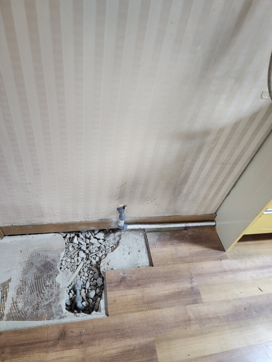재압력 검사 진행 및 배관 전반 노후 확인